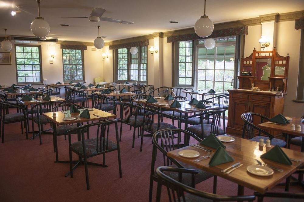 Colonial Terrace Motor Inn Raymond Terrace Bagian luar foto